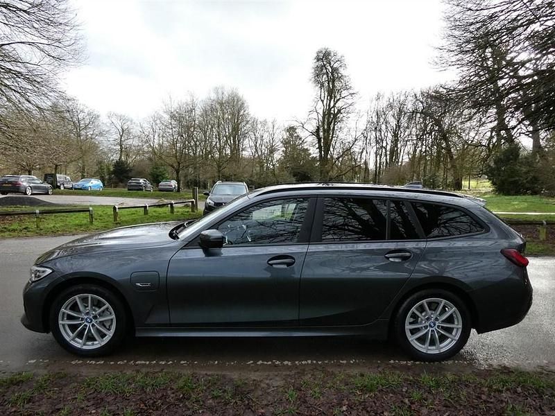 Used BMW 330e Comfort Edition 288 HP (211 kW) 2022 Grey Estate