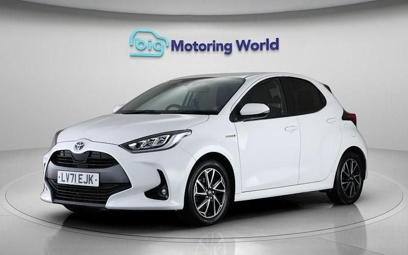 Used Toyota Yaris Hybrid Design 116 HP (85 kW) 2026 Hatchback