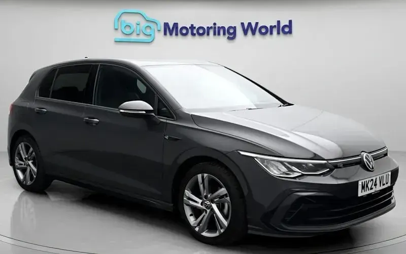 Used VW Golf VIII R-line 131 HP (96 kW) 2024 Hatchback