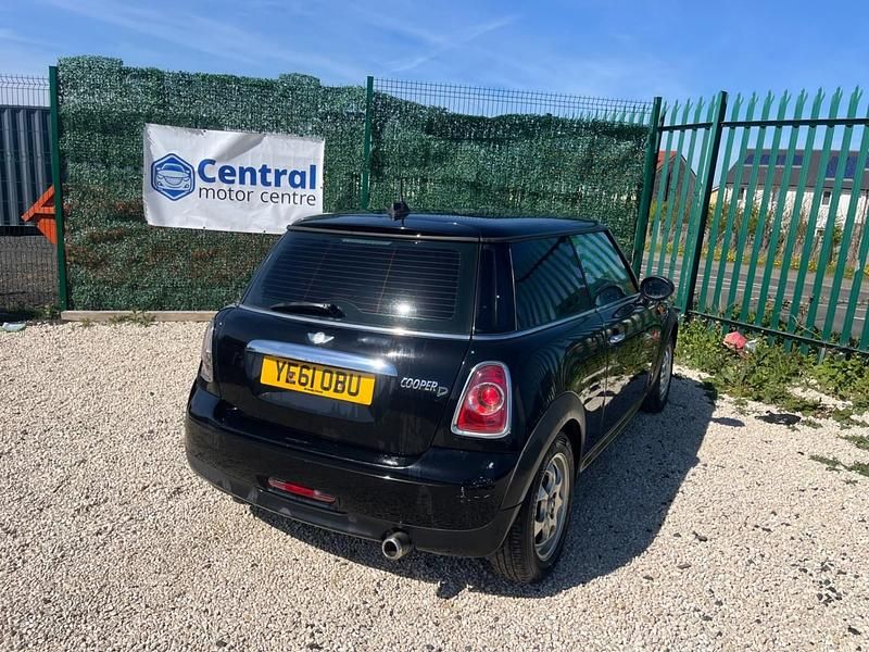 Usado Mini Cooper D Hatch 2011 Preto Citadino