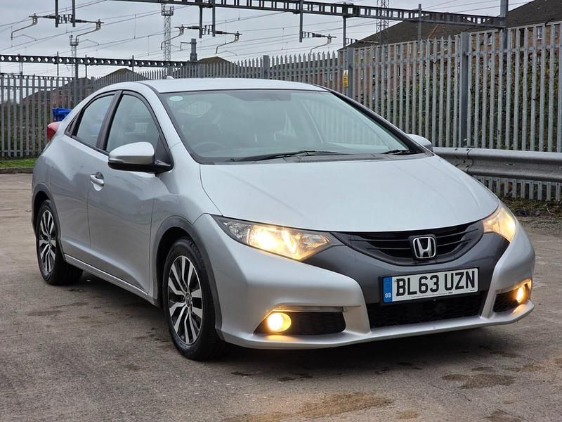 Used Honda Civic ES 2014 Silver Hatchback