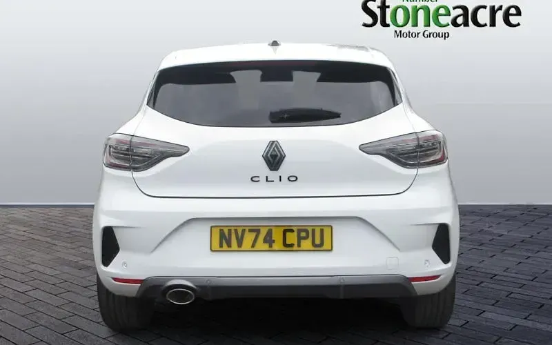Used Renault Clio Esprit Alpine 90 HP (66 kW) 2024 White Hatchback