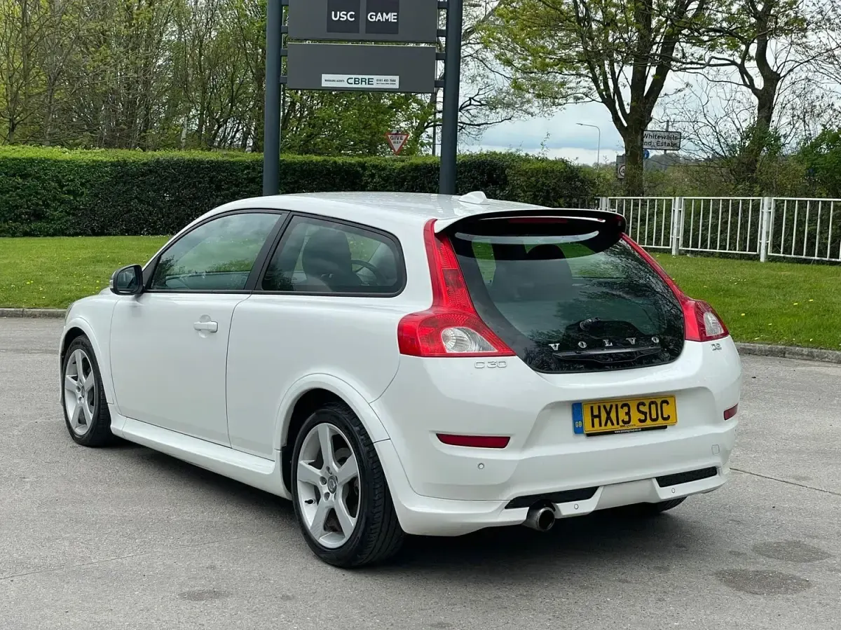 Usado Volvo C30 R-Design 115 HP (84 kW) 2013 Branco Citadino