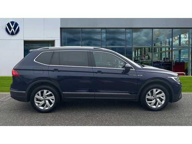 Used VW Tiguan Allspace Life 150 HP (110 kW) 2023 Atlantic blue SUV