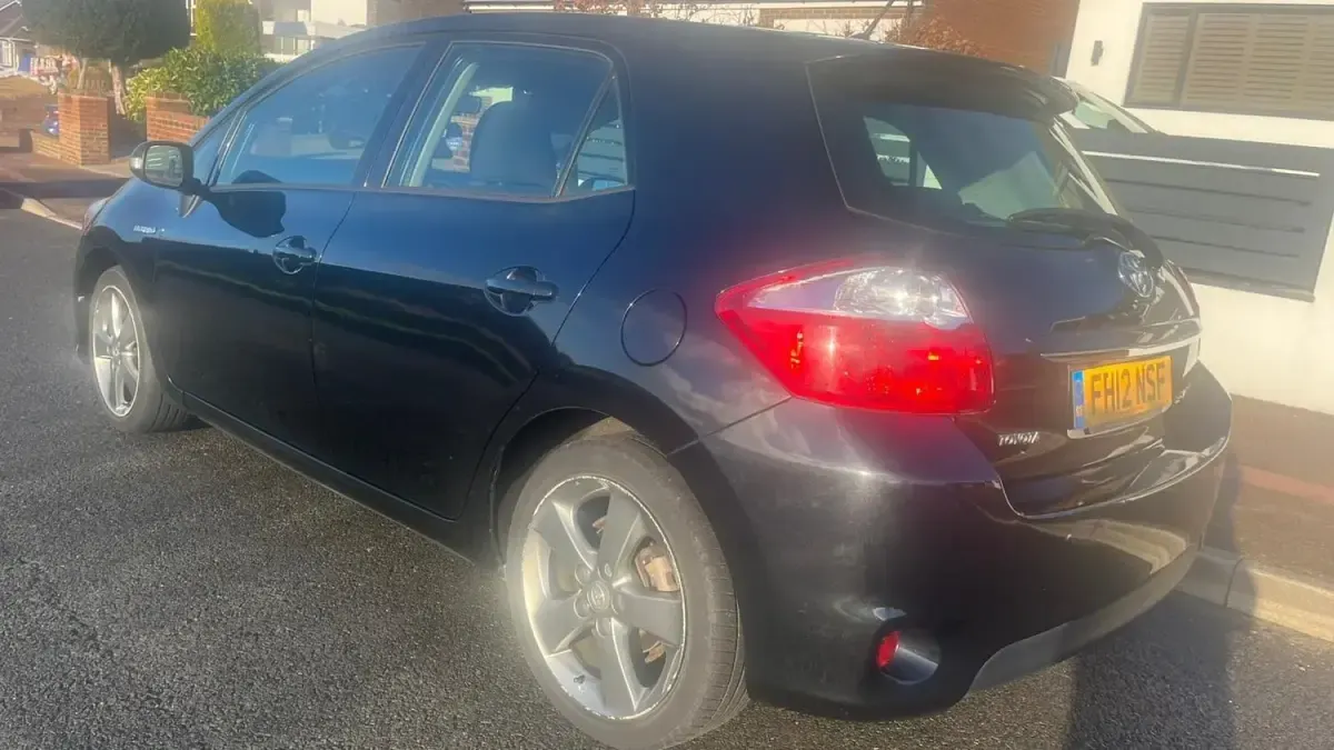 Usado Toyota Auris Hybrid T4 2012 Preto Citadino