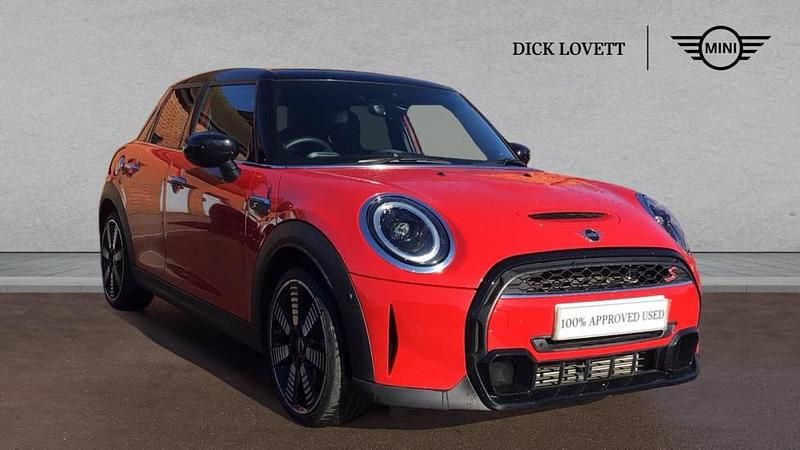 Used Mini Cooper S Exclusive 176 HP (129 kW) 2024 Red Hatchback