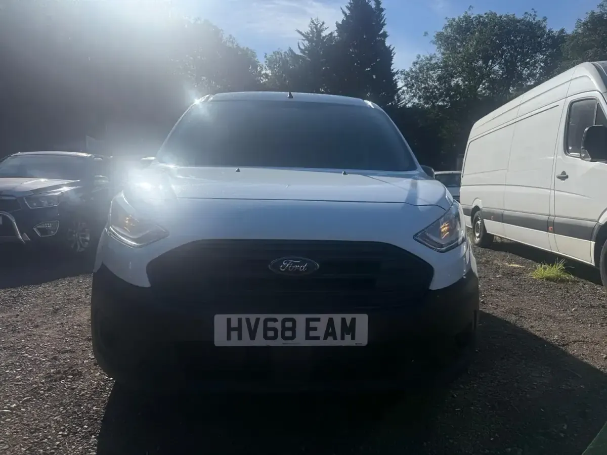 Used Ford Transit 100 HP (73 kW) 2018 White Van