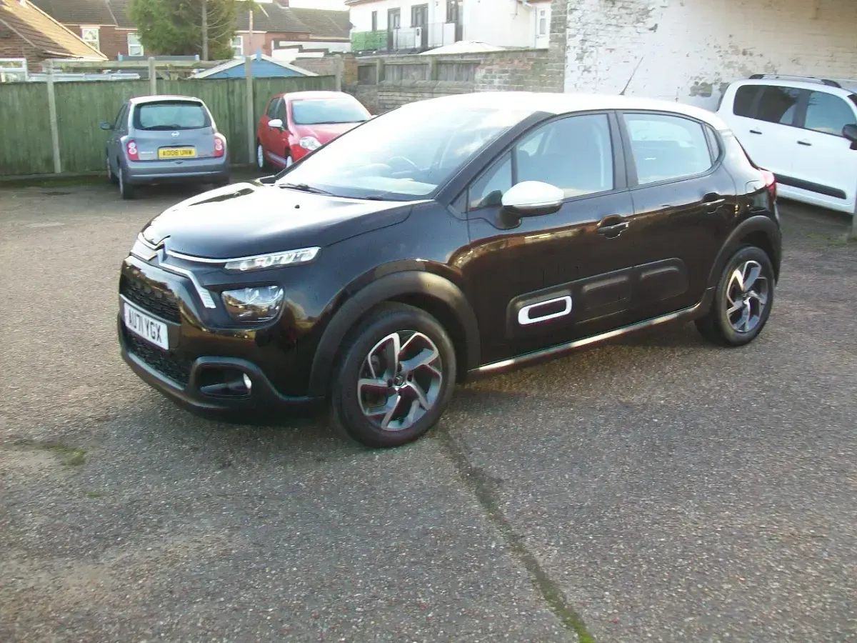 Used Citroën C3 PureTech 110 HP (80 kW) 2021 Black Hatchback