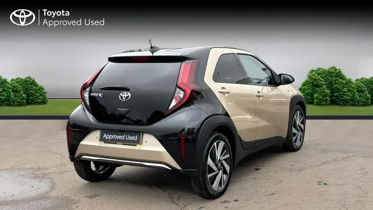 Used Toyota Aygo X 72 HP (52 kW) 2022 Ginger beige SUV