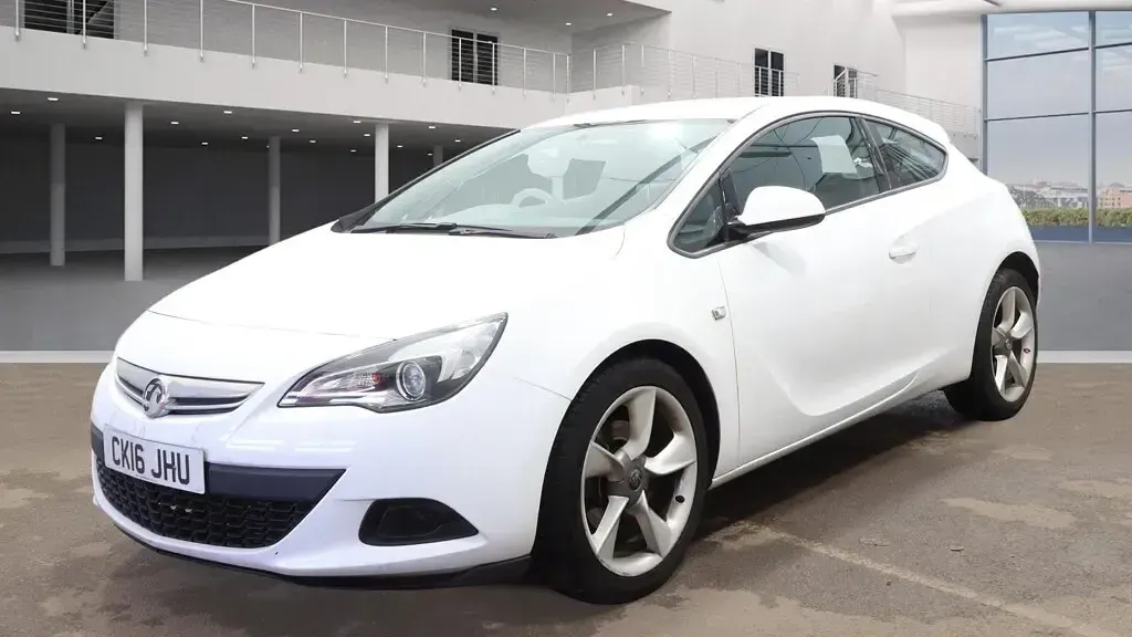 Used Vauxhall Astra GTC Sport 2016 White Hatchback