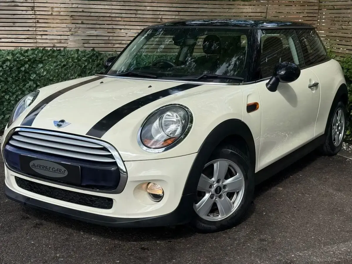 Second-hand Mini Cooper Hatch 136 CP (100 kW) 2015 Alb Hatchback