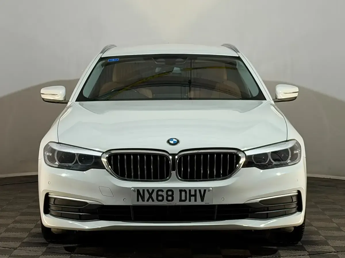 Used BMW 520 Executive 190 HP (139 kW) 2018 White Estate