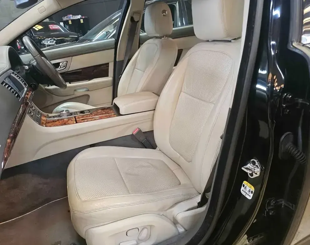 Used Jaguar XF Portfolio 275 HP (202 kW) 2009 Black Sedan