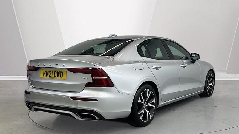 Used Volvo S60 R-Design 250 HP (183 kW) 2021 Silver Sedan