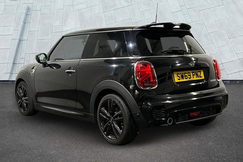 Używany Mini Cooper Hatch 134 KM (98 kW) 2019 Czarny Hatchback