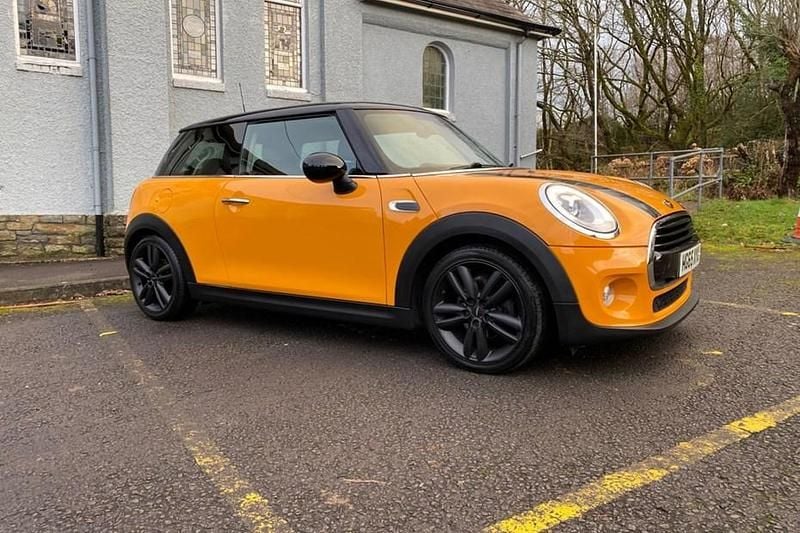 Used Mini Cooper Hatch 2015 Orange Hatchback