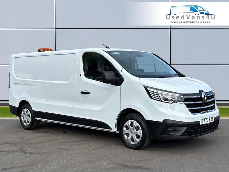 White Used 2024 Renault Trafic Van | £16,495 (Super price) - Image 1/4