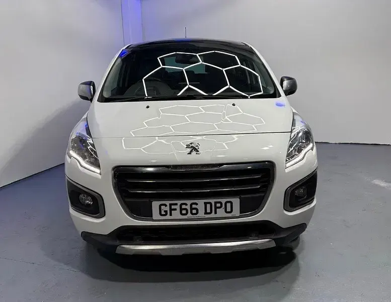 Used Peugeot 3008 Allure 2016 White Hatchback
