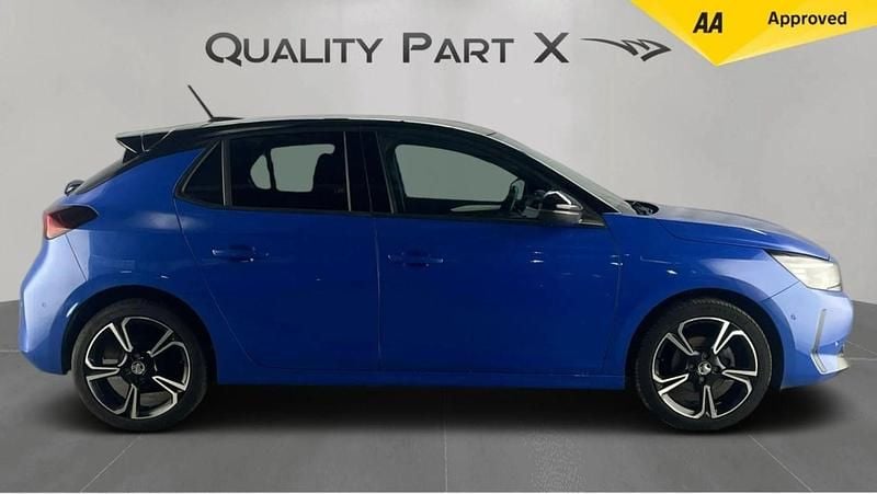 Second-hand Vauxhall Corsa S 2024 Albastru Hatchback