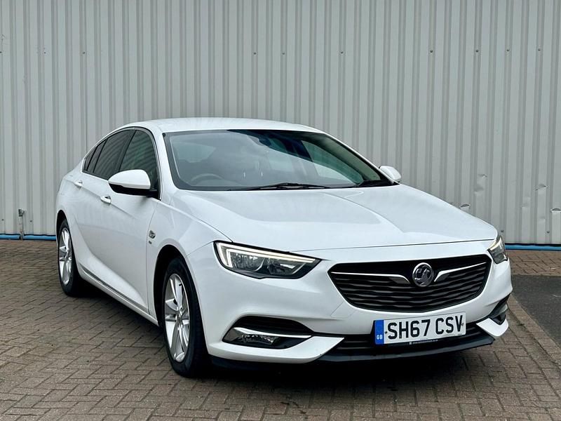 White Used 2017 Vauxhall Insignia SRi Hatchback | £4,895 (A bit pricey) - Image 1/4