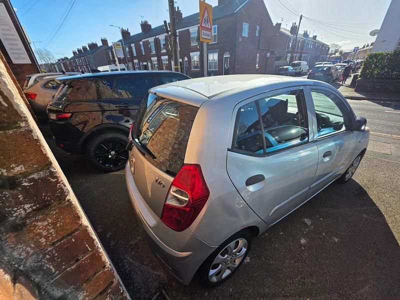 Used Hyundai i10 Classic 86 HP (63 kW) 2011 Silver Hatchback