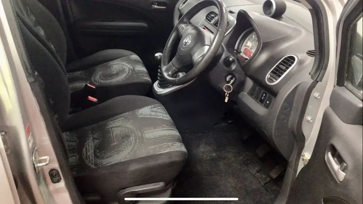 Second-hand Vauxhall Agila 2011 Argintiu Monovolum