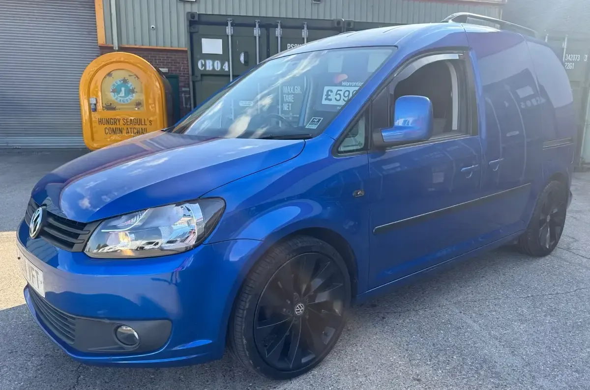 Used VW Caddy Highline 102 HP (75 kW) 2014 Blue MPV