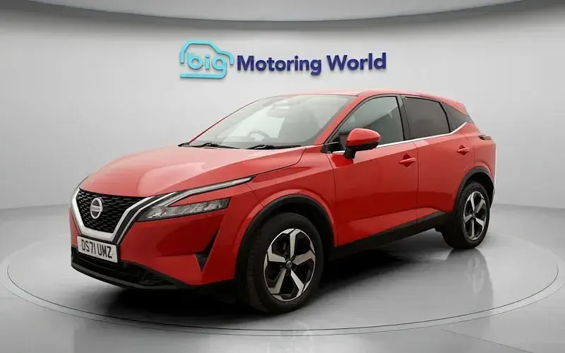 Used Nissan Qashqai N-Connecta 140 HP (102 kW) 2022 Red SUV
