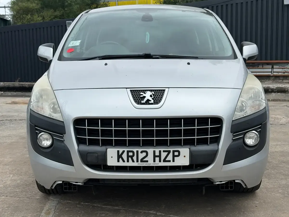 Used Peugeot 3008 Active 112 HP (82 kW) 2012 Silver Estate