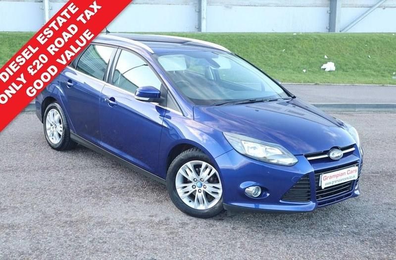 Blue Used 2014 Ford Focus Titanium Estate | £3,995 (Fair price) - Image 1/4