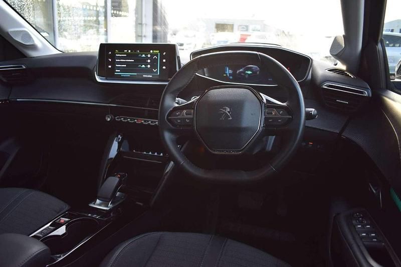 Used Peugeot e-208 Allure 98 kW (134 HP) 2020 Black Hatchback