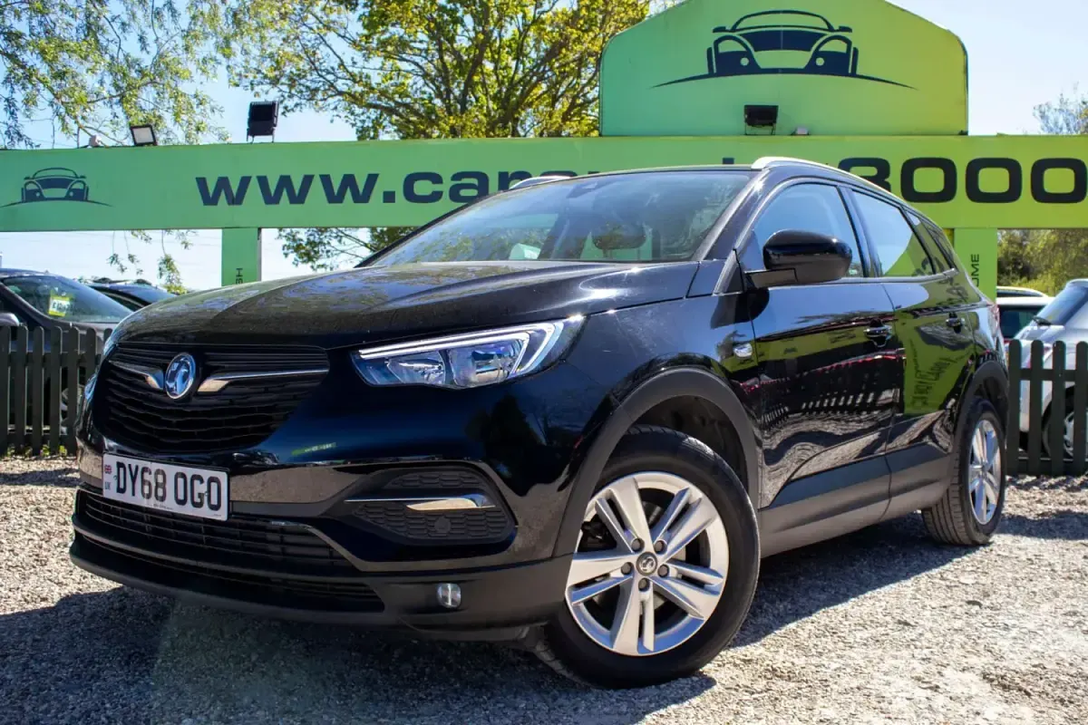 Usado Vauxhall Grandland X S 120 HP (88 kW) 2018 Preto SUV