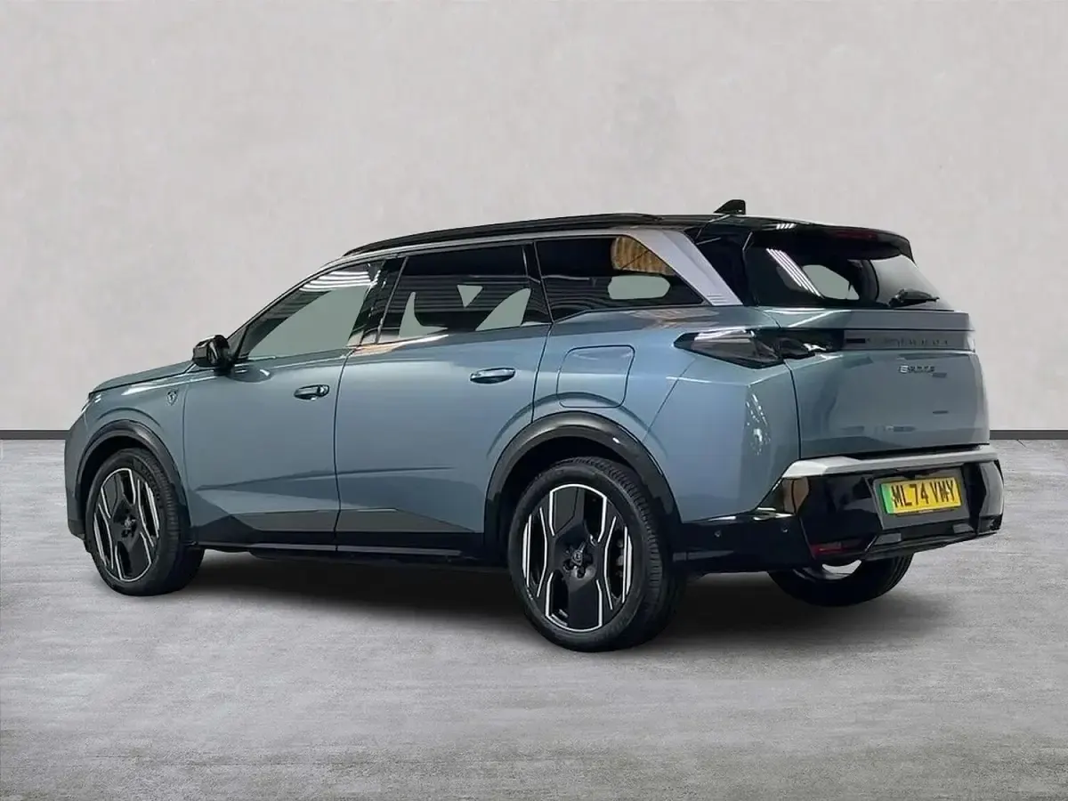 Used Peugeot 5008 GT 154 kW (210 HP) 2024 Blue SUV