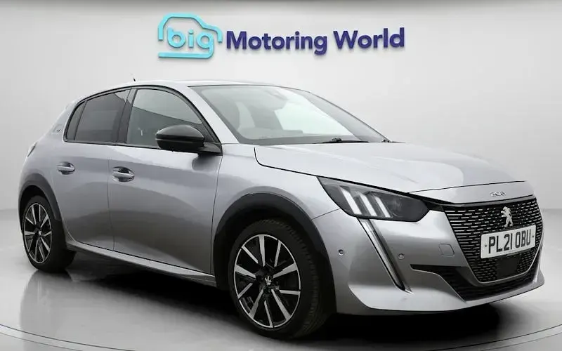 Gebraucht Peugeot 208 Premium 102 PS (75 kW) 2021 Kleinwagen