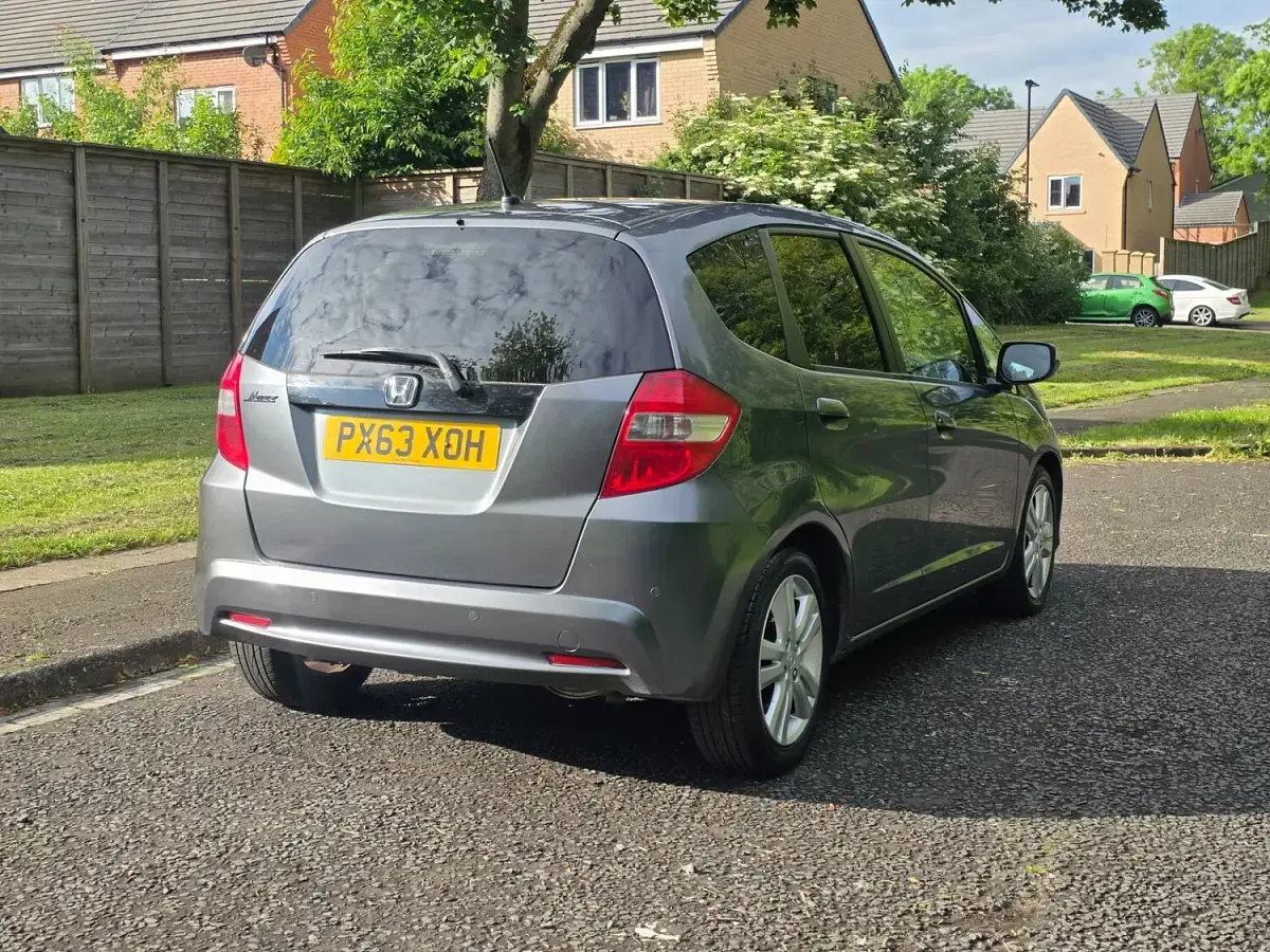 Used Honda Jazz ES 99 HP (72 kW) 2014 Grey Hatchback