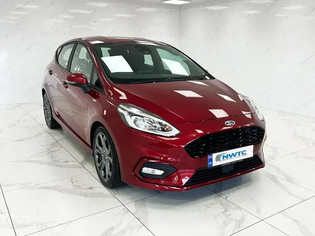 Begagnad Ford Fiesta ST-Line 140 HK (102 kW) 2018 Röd Halvkombi