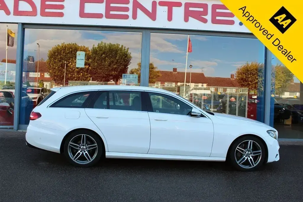 Used Mercedes E220 AMG line 194 HP (142 kW) 2017 White Estate