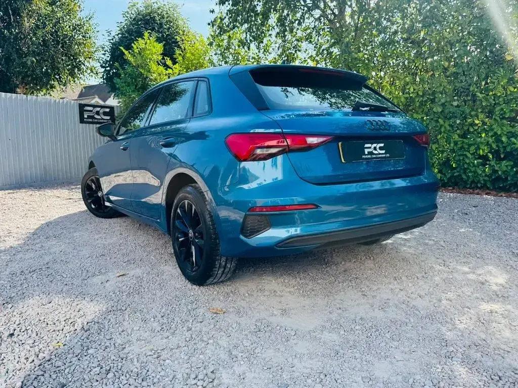 Used Audi A3 Sportback Business 150 HP (110 kW) 2023 Blue Hatchback