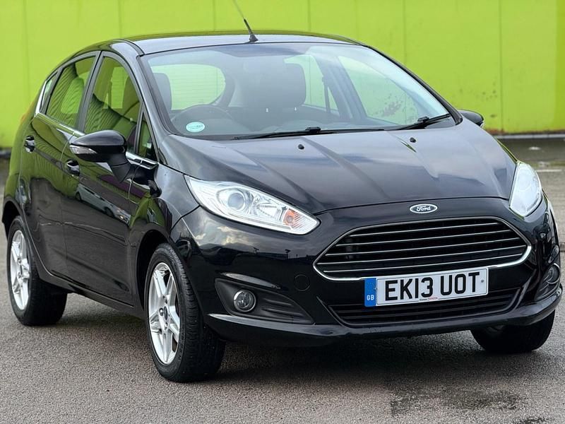 Black Used 2013 Ford Fiesta Zetec Hatchback | £4,700 (Super price) - Image 1/4