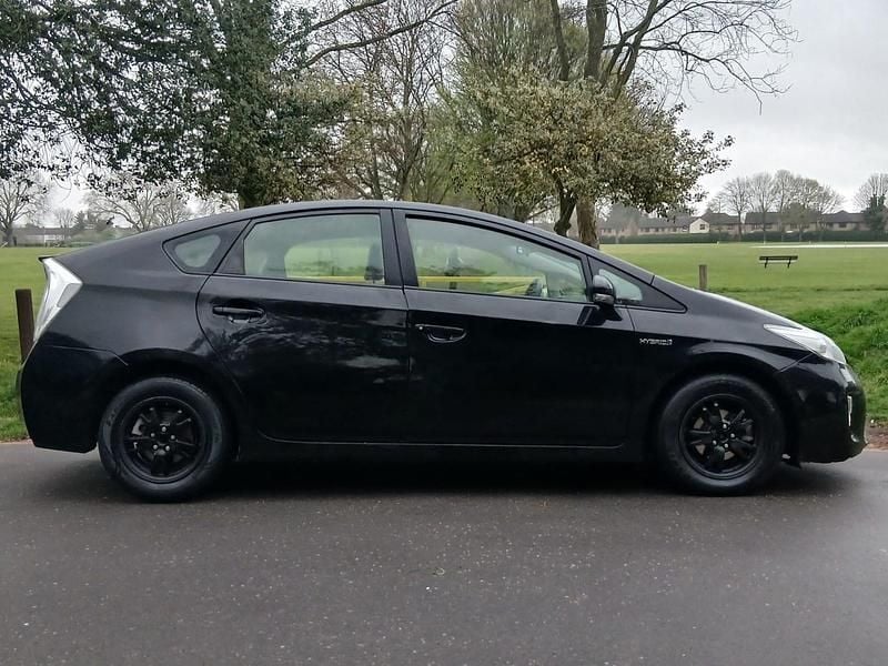 Used Toyota Prius T3 2012 Black Hatchback