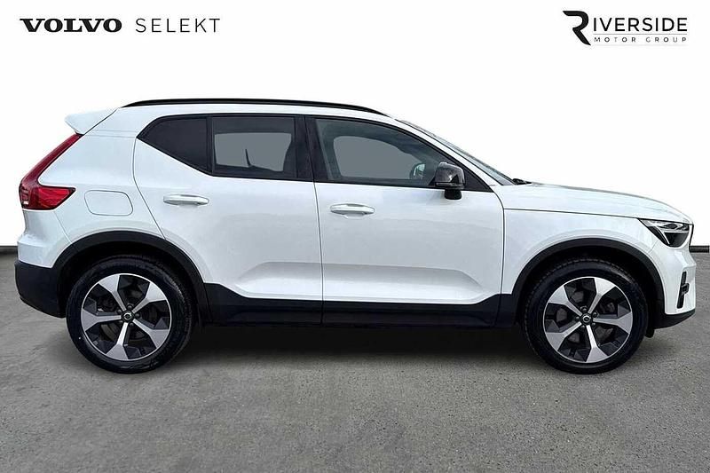 Begagnad Volvo XC40 Plus 197 HK (144 kW) 2024 Vit SUV