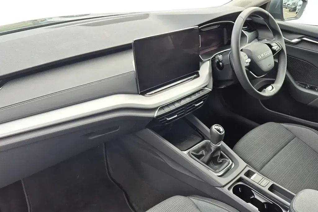 Gebraucht Skoda Octavia SE Technology 116 PS (85 kW) 2025 Grau Kombi