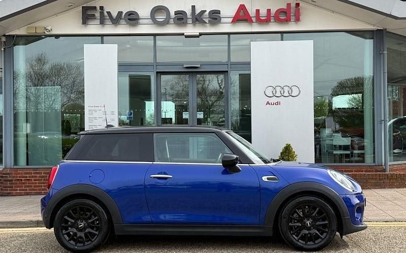 Begagnad Mini Cooper Classic 136 HK (100 kW) 2021 Halvkombi