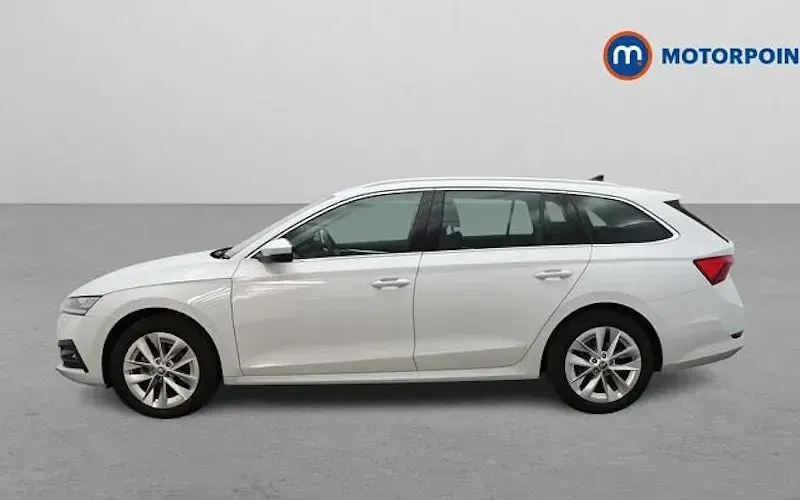Used Skoda Octavia SE L 150 HP (110 kW) 2023 White Estate
