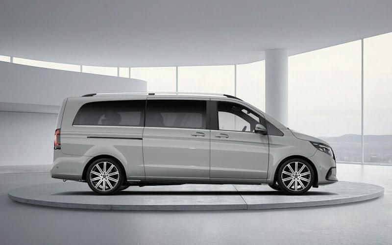 New Mercedes V300 Premium 237 HP (174 kW) 2025 MPV