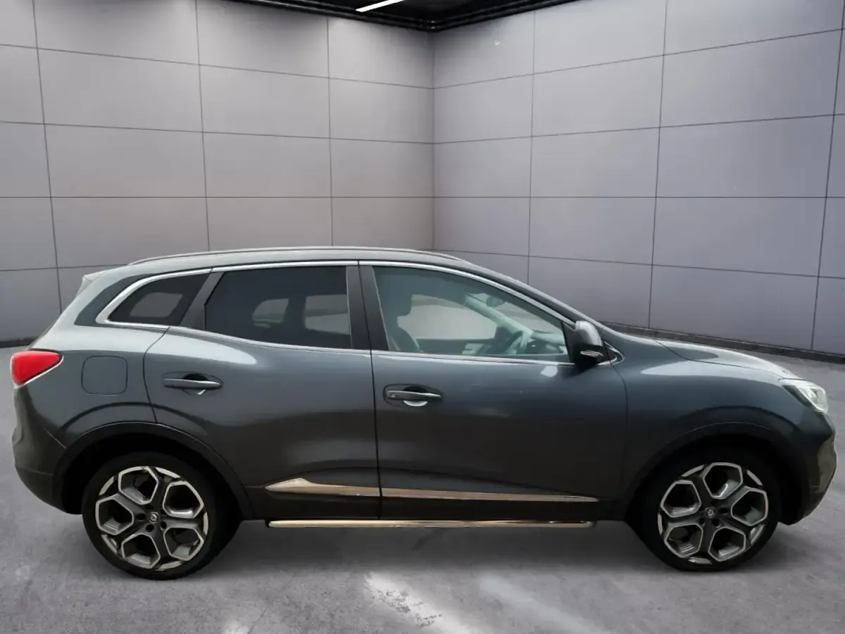Usado Renault Kadjar Dynamique 130 HP (95 kW) 2016 Cinzento SUV