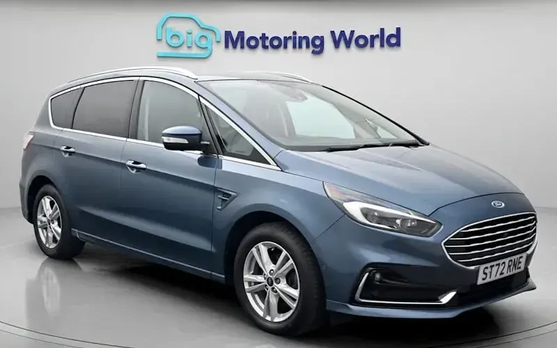 Used Ford S-MAX Titanium 190 HP (139 kW) 2022 MPV