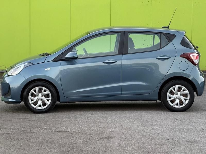 Used Hyundai i10 SE 2017 Blue Hatchback