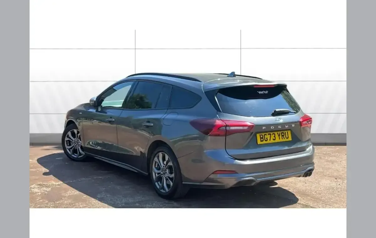 Used Ford Focus ST-Line 123 HP (90 kW) 2023 Grey Estate