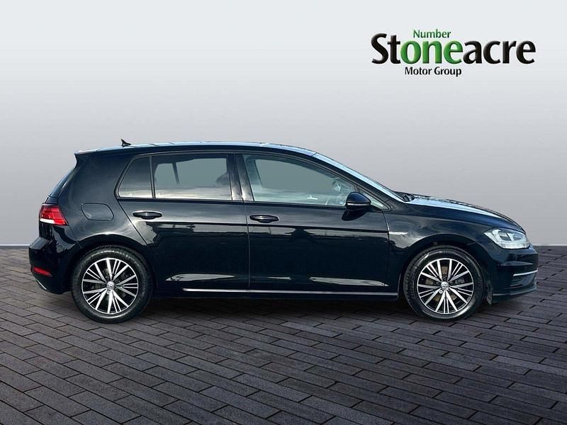 Used VW Golf VII SE 130 HP (95 kW) 2018 Black Hatchback